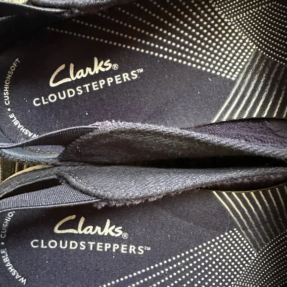 Clarks Women's Navy & Black Flats - Picture 2 of 5